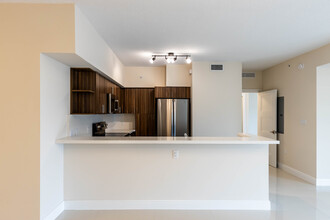 Villa Vendome Apartments in West Miami, FL - Building Photo - Interior Photo