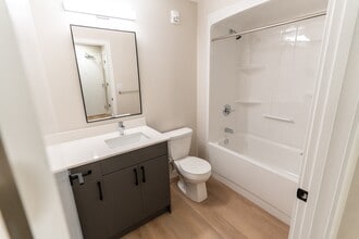 162 Scott Street in Winnipeg, MB - Building Photo - Floor Plan