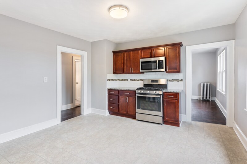 106 Silver St in New Britain, CT - Building Photo