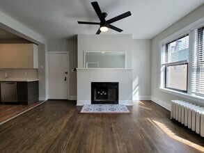 641 W Roscoe St in Chicago, IL - Building Photo - Building Photo