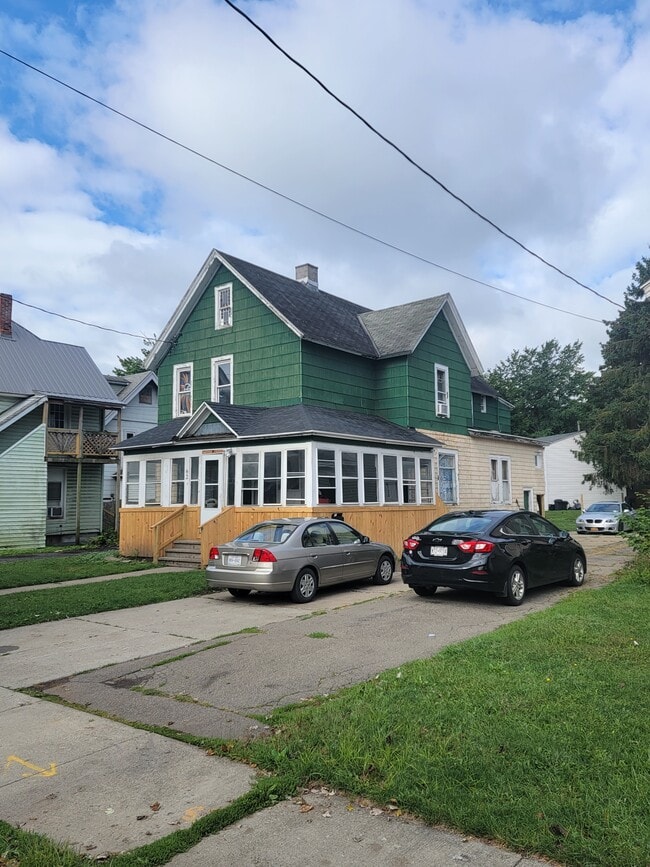 62 Owego St, Unit 62 Owego #1 Upper