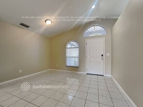 717 Sand Ridge Dr in Valrico, FL - Foto de edificio - Building Photo