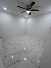 987 SE 1st St in Hialeah, FL - Building Photo - Building Photo