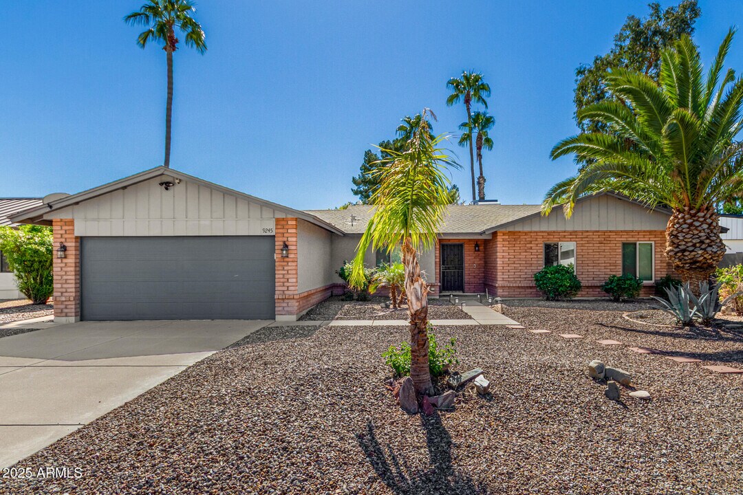 9245 E Laurel Ln in Scottsdale, AZ - Building Photo