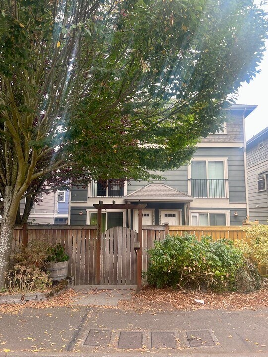 3623 36th Ave S in Seattle, WA - Foto de edificio