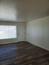 1203 E Terrace Ave in Moses Lake, WA - Foto de edificio - Building Photo