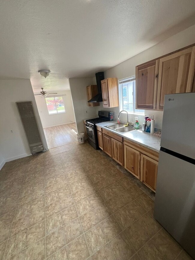 2954 Elgin St in Oroville, CA - Building Photo - Building Photo