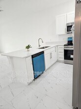 5148 Centennial Blvd in Lehigh Acres, FL - Foto de edificio - Building Photo