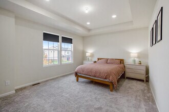 5525 E Spaniel Dr in Ann Arbor, MI - Foto de edificio - Building Photo