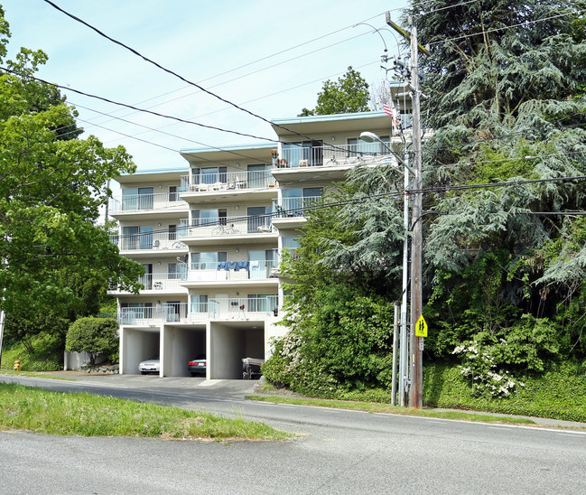 Magnolia Terrace Apartments in Seattle, WA - Building Photo - Building Photo