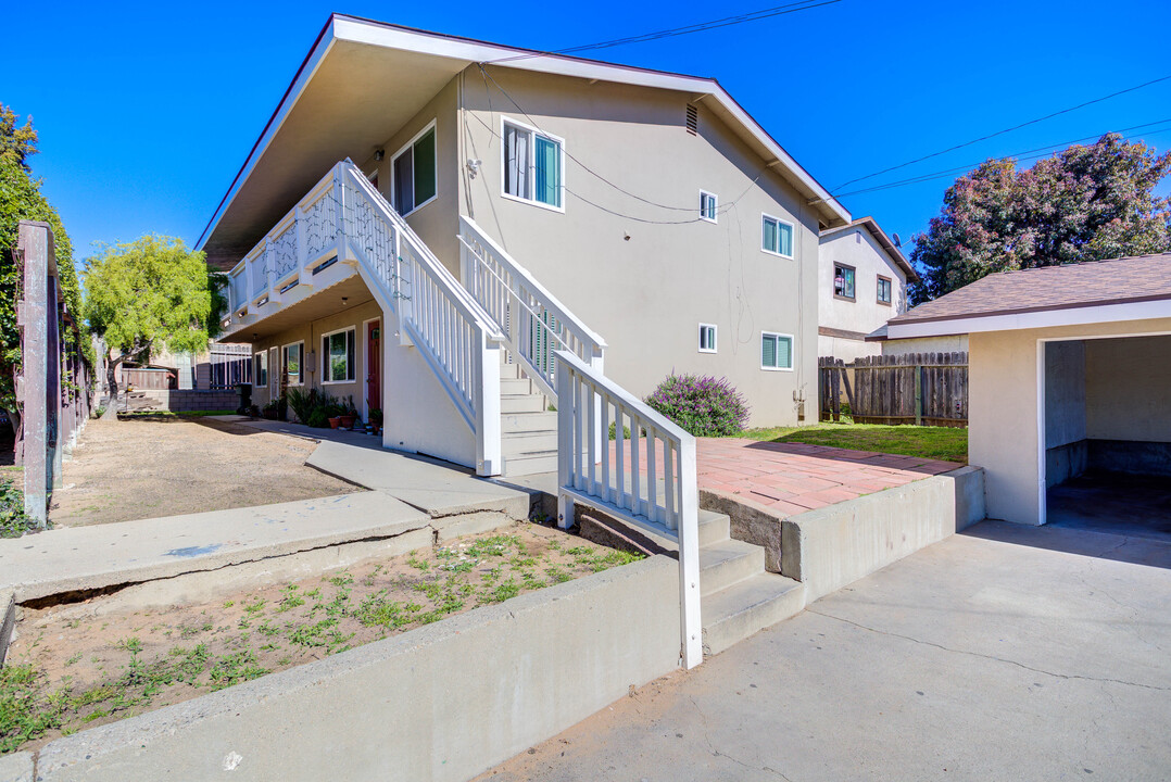 881 Manhattan Ave in Grover Beach, CA - Building Photo