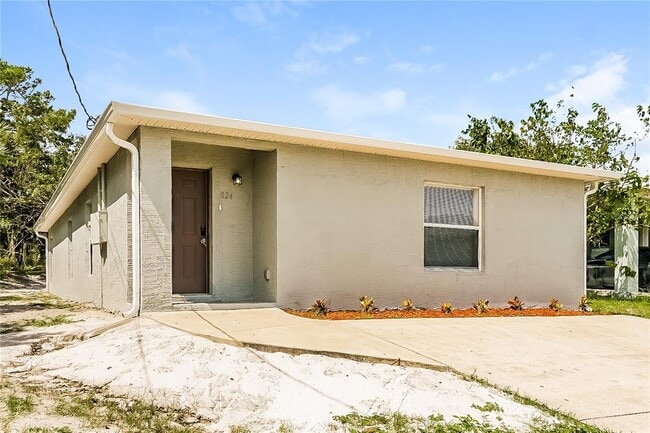 824 Pinewood St in Daytona Beach, FL - Building Photo - Building Photo
