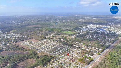 35901 Joewood Ave in Leesburg, FL - Foto de edificio - Building Photo