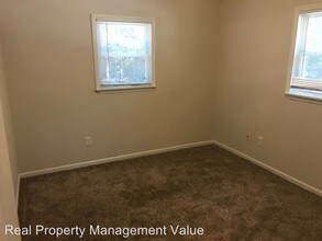 305 S Spargo St in Dallas, NC - Building Photo - Building Photo