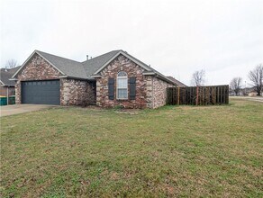 6000 S 38th St in Rogers, AR - Building Photo - Building Photo