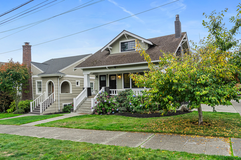 1001 N 49th St in Seattle, WA - Foto de edificio