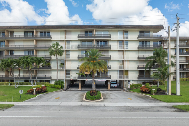 Starlite Condo in Boca Raton, FL - Foto de edificio - Building Photo