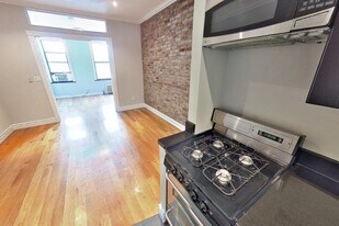 382 E 10th St, Unit 2C in New York, NY - Building Photo