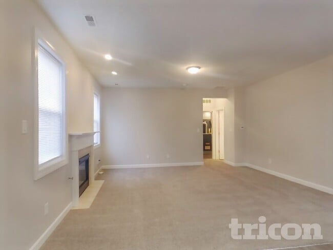 1044 Hazelwood Dr in Greenwood, IN - Building Photo - Building Photo