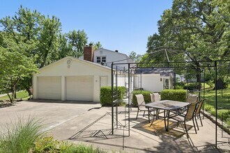 1306 Marion Dr in Neosho, MO - Building Photo - Building Photo