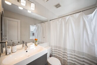 4857-1 S Fox St, Unit Unit 2 in Englewood, CO - Building Photo - Building Photo