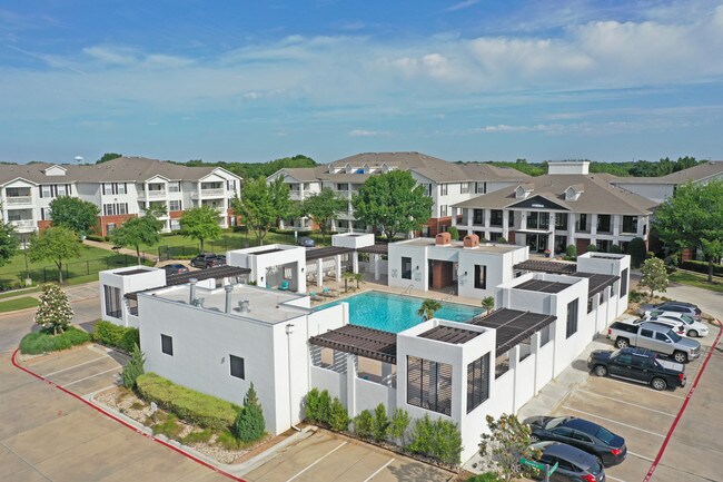 The Spring at Silverton in Fort Worth, TX - Foto de edificio - Building Photo