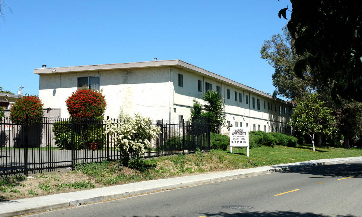 Aspen Court Apartments in Pacheco, CA - Building Photo