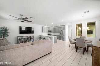 20872 W Thomas Rd, Unit C in Buckeye, AZ - Building Photo - Building Photo