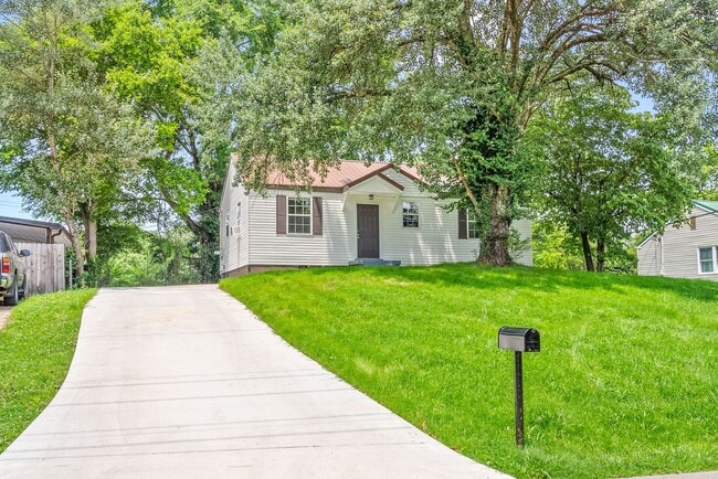 property at 948 E Happy Hollow Dr
