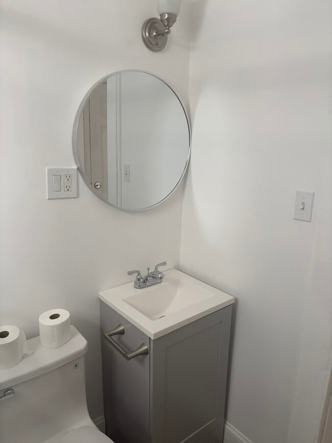 75 Pixlee Pl, Unit 1 in Bridgeport, CT - Building Photo - Building Photo