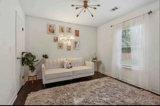 1698 Beechwood Blvd SW in Atlanta, GA - Building Photo - Building Photo