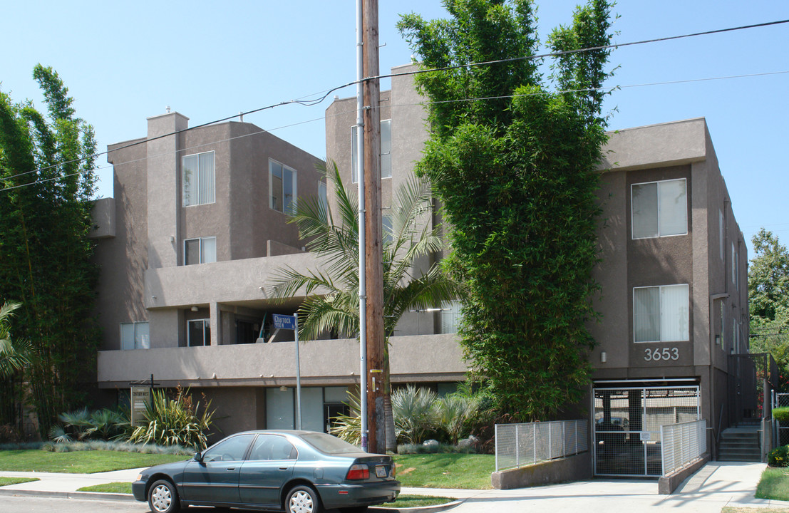 3653 Hughes Ave in Los Angeles, CA - Foto de edificio