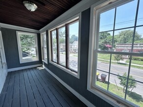 31 Dix Ave, Unit 2 in Glens Falls, NY - Building Photo - Building Photo