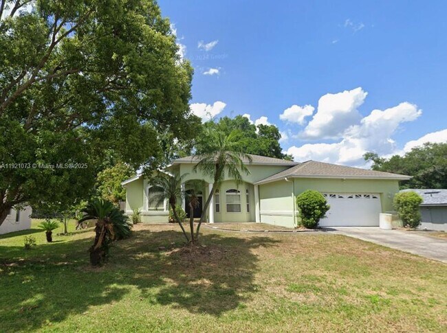 property at 3545 E Lake Dr