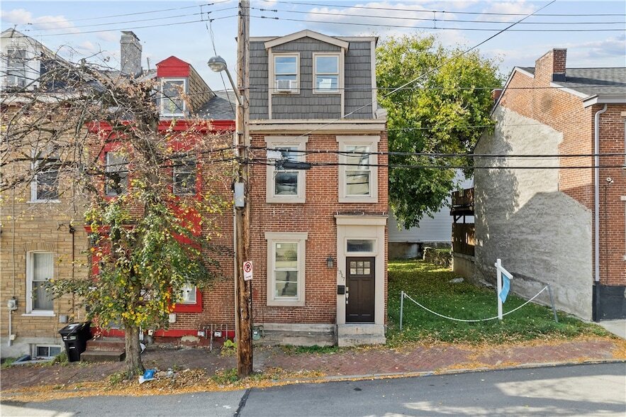 1317 Sandusky St in Pittsburgh, PA - Building Photo