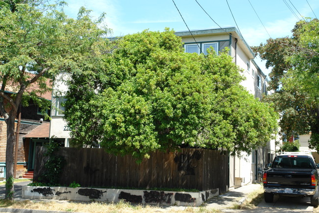 2227 Derby St in Berkeley, CA - Building Photo - Building Photo