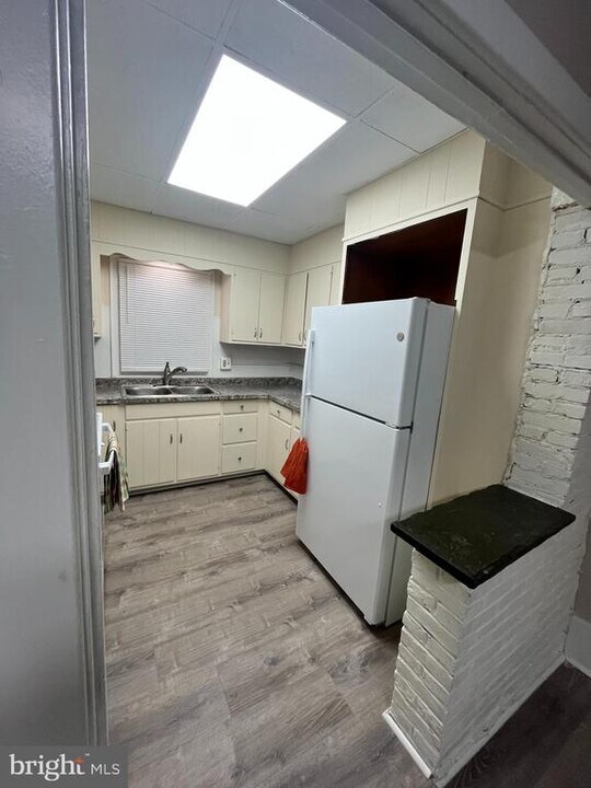 44 E 2nd St in Pottstown, PA - Building Photo