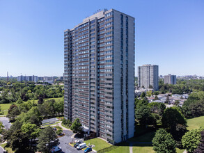 80 Antibes Dr in Toronto, ON - Building Photo - Building Photo