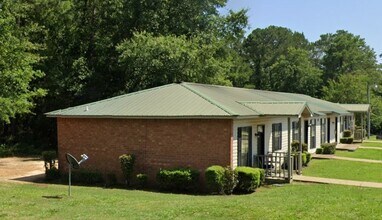 1015 Whiskey Run Rd in Camden, AL - Foto de edificio - Building Photo