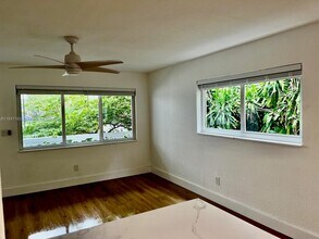 926 Michigan Ave in Miami Beach, FL - Building Photo - Building Photo