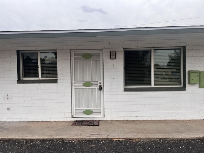 2013 N 49th St, Unit 1 in Phoenix, AZ - Building Photo - Building Photo