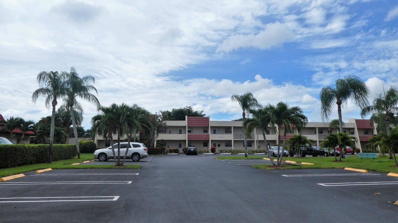 2500 Fiore Way-Unit -102-C in Delray Beach, FL - Building Photo