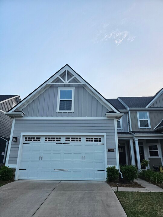 238 Marion Rd in Spring Hill, TN - Building Photo