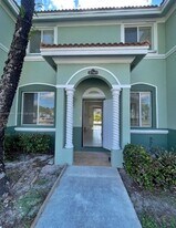 2740 SE 15th Rd in Homestead, FL - Building Photo
