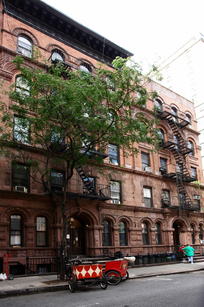 Stardom Hall in New York, NY - Building Photo - Building Photo