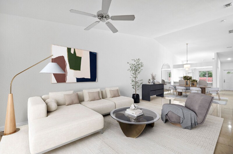 2325 Hidden Lake Dr in Naples, FL - Building Photo