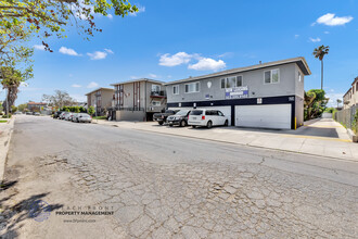 6454 Lexington in Los Angeles, CA - Foto de edificio - Building Photo