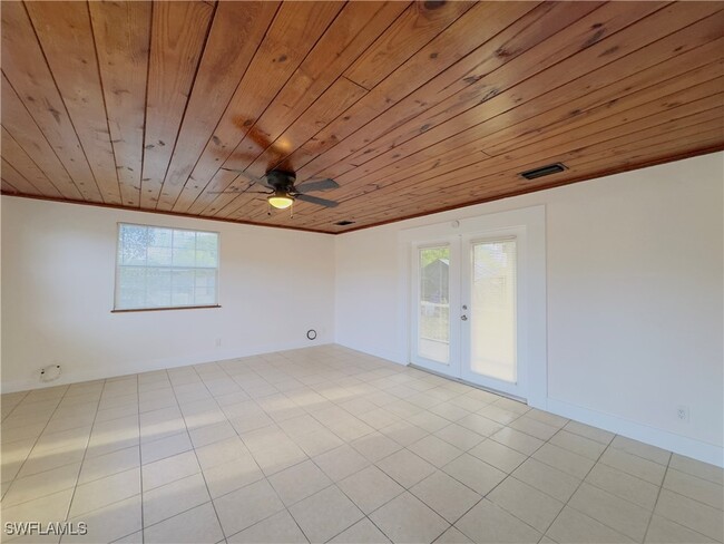 1275 Gramac Dr in North Fort Myers, FL - Building Photo - Building Photo