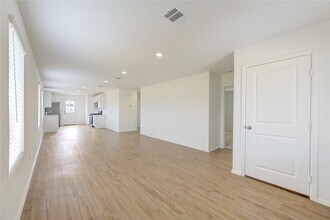 617 Roaring Fls Dr in Willis, TX - Building Photo - Building Photo