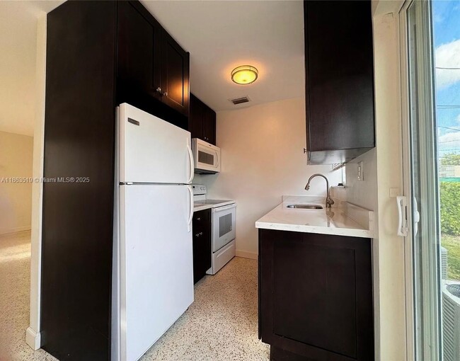 property at 628 W 17th St